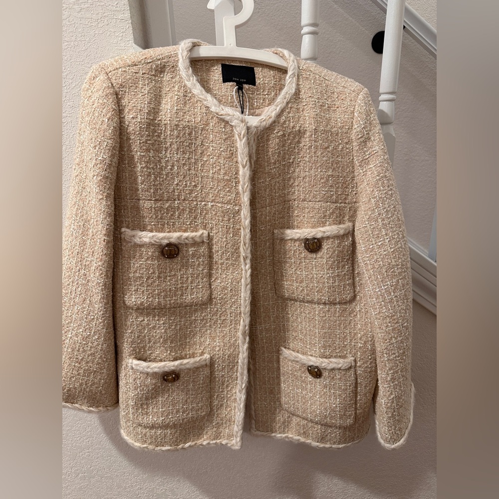 🎉🎉🎉SOLD!!!🎉🎉🎉Women’s Chic Tan Tweed Jacket
